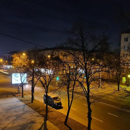 1-Room View Apartment Near Inturist On Sobornyi Avenue 143, By Grandhome Zaporizhia エクステリア 写真